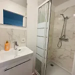 La Coloc' L 3 Avec Salle De Bain&tv Appartement *