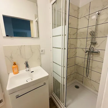 La Coloc' L 3 Avec Salle De Bain & Tv * Καστρ