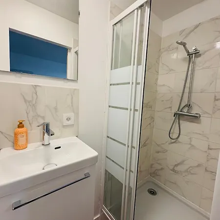 La Coloc' L 3 Avec Salle De Bain & Tv Apartman *